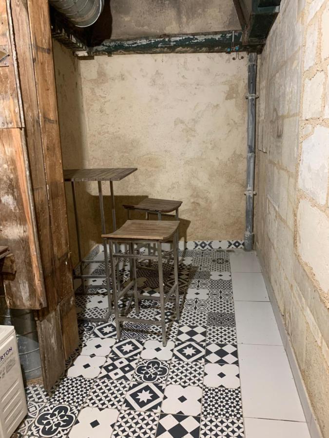 Chambre Avec Salle De Bain Et Cuisine Privee Centre Ville Historique Avec Climatisation Et Patio Bordeaux Luaran gambar