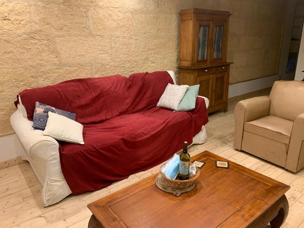Chambre Avec Salle De Bain Et Cuisine Privee Centre Ville Historique Avec Climatisation Et Patio Bordeaux Luaran gambar